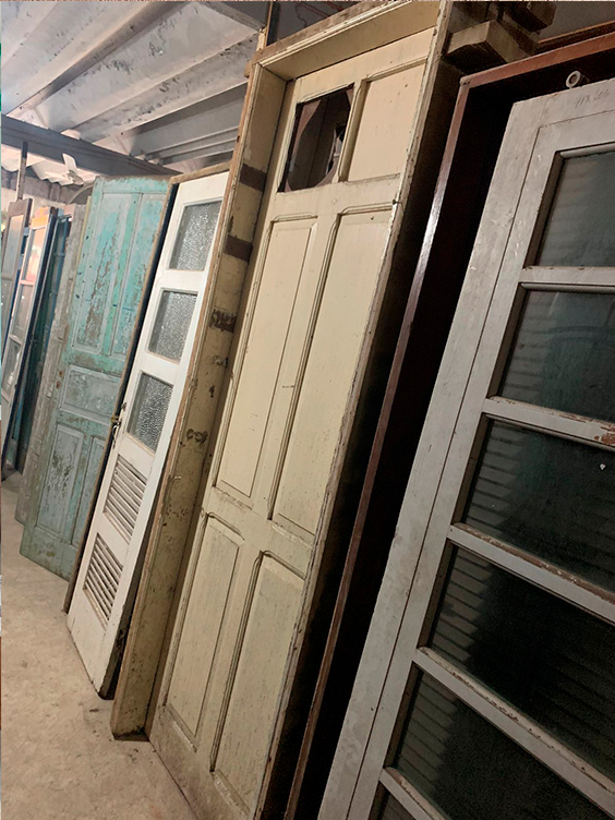 Portas antigas de madeira.